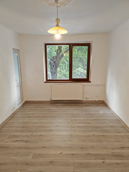 Nicolae Grigorescu, piata Matei Ambrozie